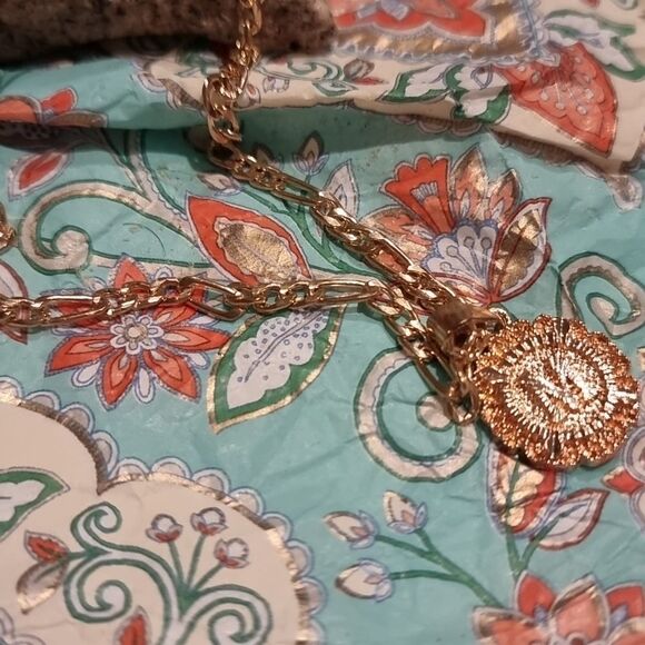 New M Initial Letter Coin Style Chain Link Necklace - Picture 3 of 9